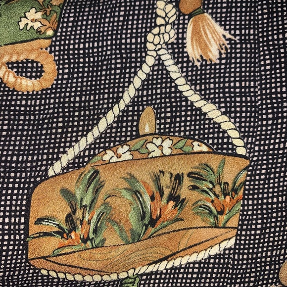 HARARI Silk Floral hanging light lanterns floral designs blouse - Picture 6 of 15